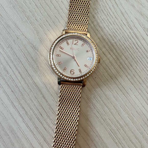 Gold Relic Watch battery operated shows number day/ brand new/ has clear cover - Picture 4 of 4